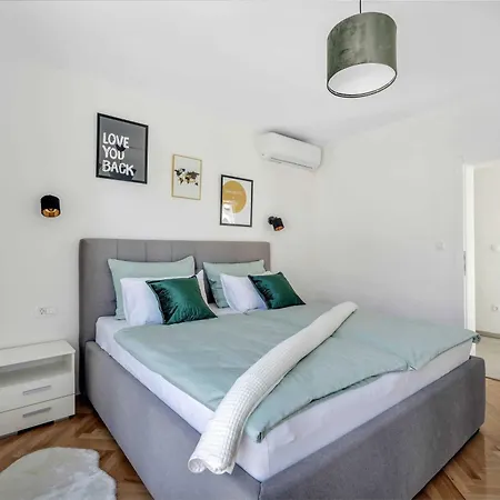 Apartment Elegant Tranquil Okrug Gornji *