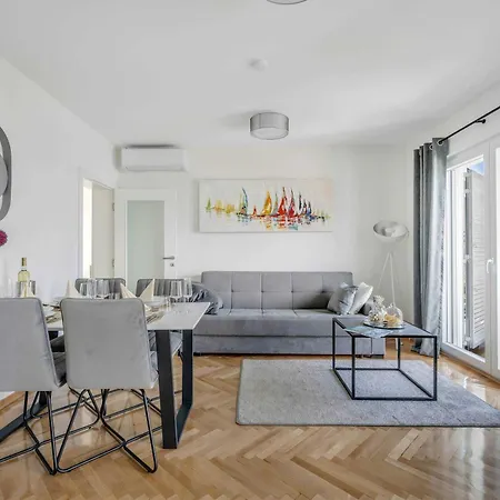 Apartment Elegant Tranquil Okrug Gornji *