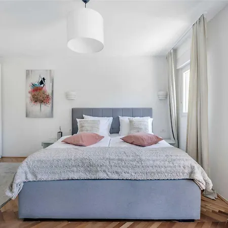 Elegant Tranquil Okrug Gornji Apartment Trogir