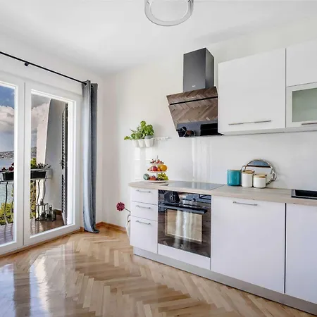 Elegant Tranquil Okrug Gornji *
