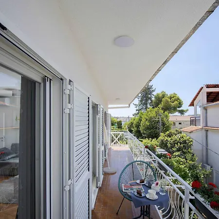 Apartment Elegant Tranquil Okrug Gornji *
