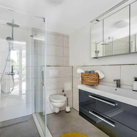 Apartment Elegant Tranquil Okrug Gornji *